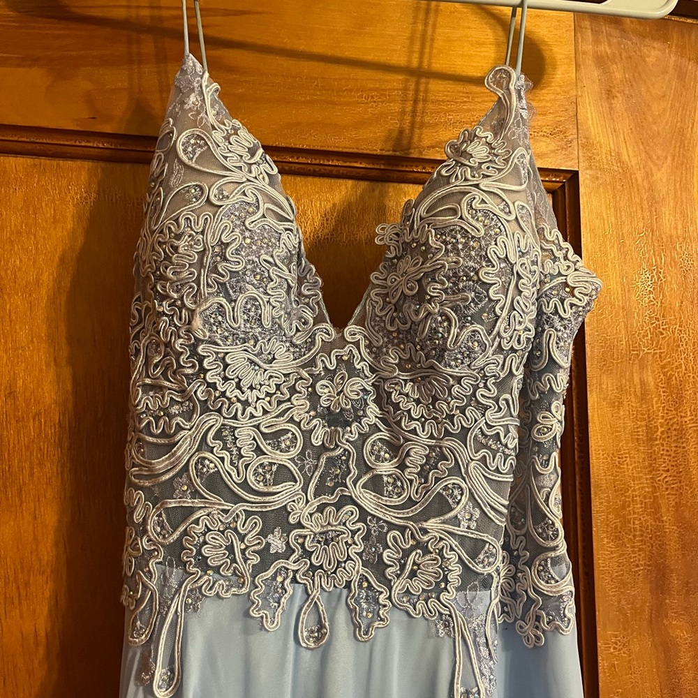 Chiffon gown lace bodice .